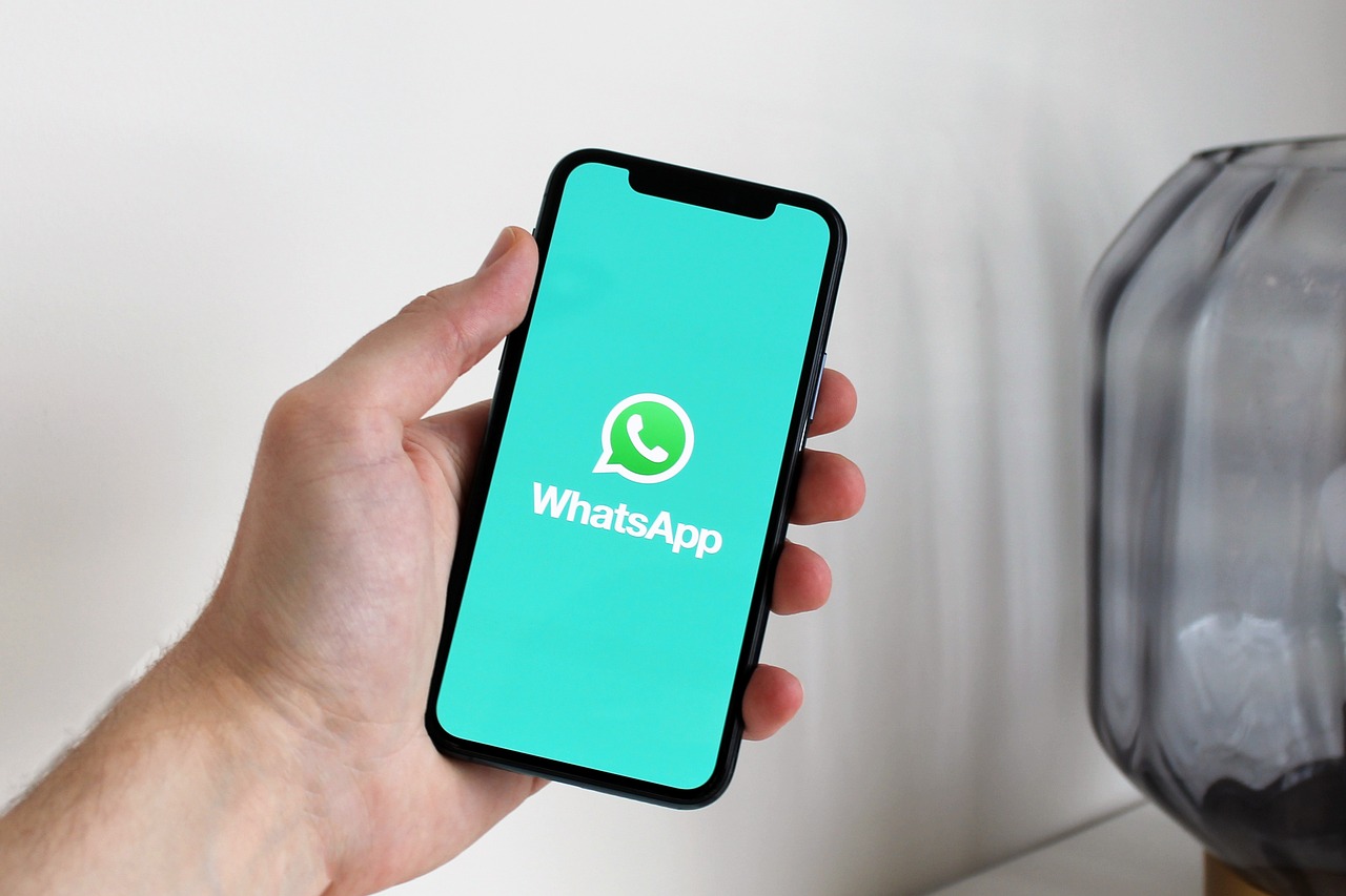 Messaggi programmati su WhatsApp: come gestire comunicazioni puntuali senza dover essere sempre online