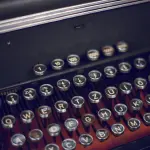 “Se i tempi non chiedono la tua parte migliore inventa altri tempi”: l’omaggio della Regione a Stefano Benni