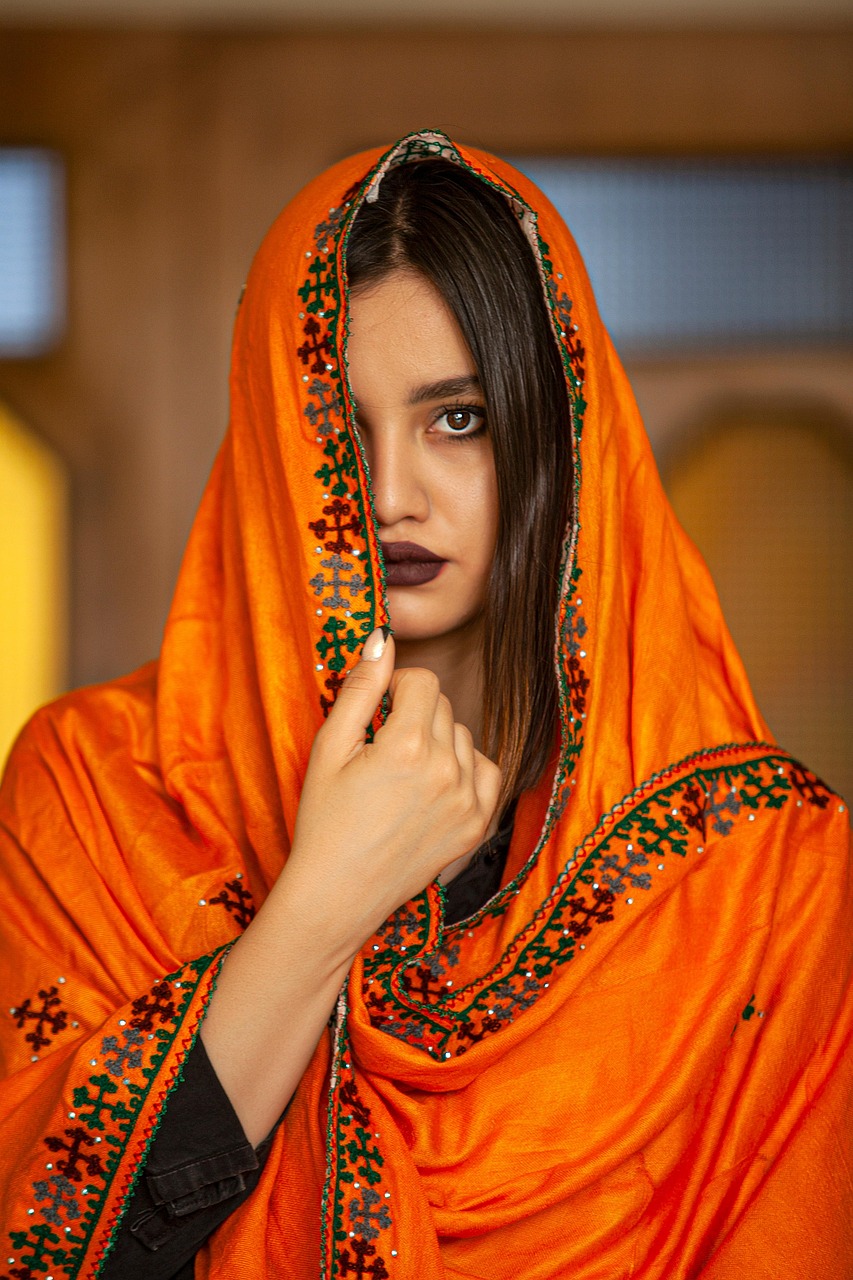 Bologna, a Palazzo d’Accursio la mostra fotografica “Risvolti. L’altro Iran”