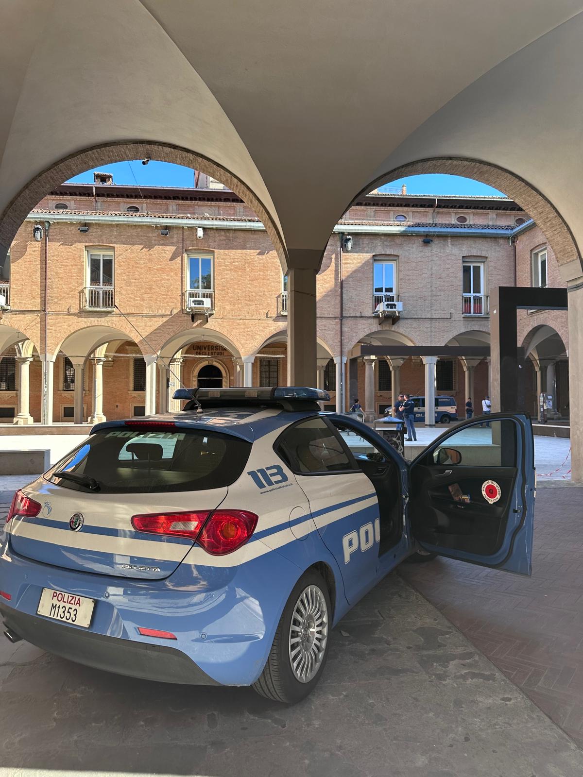 Bologna, tredici denunciati dopo le tensioni all’Università per un evento sul referendum