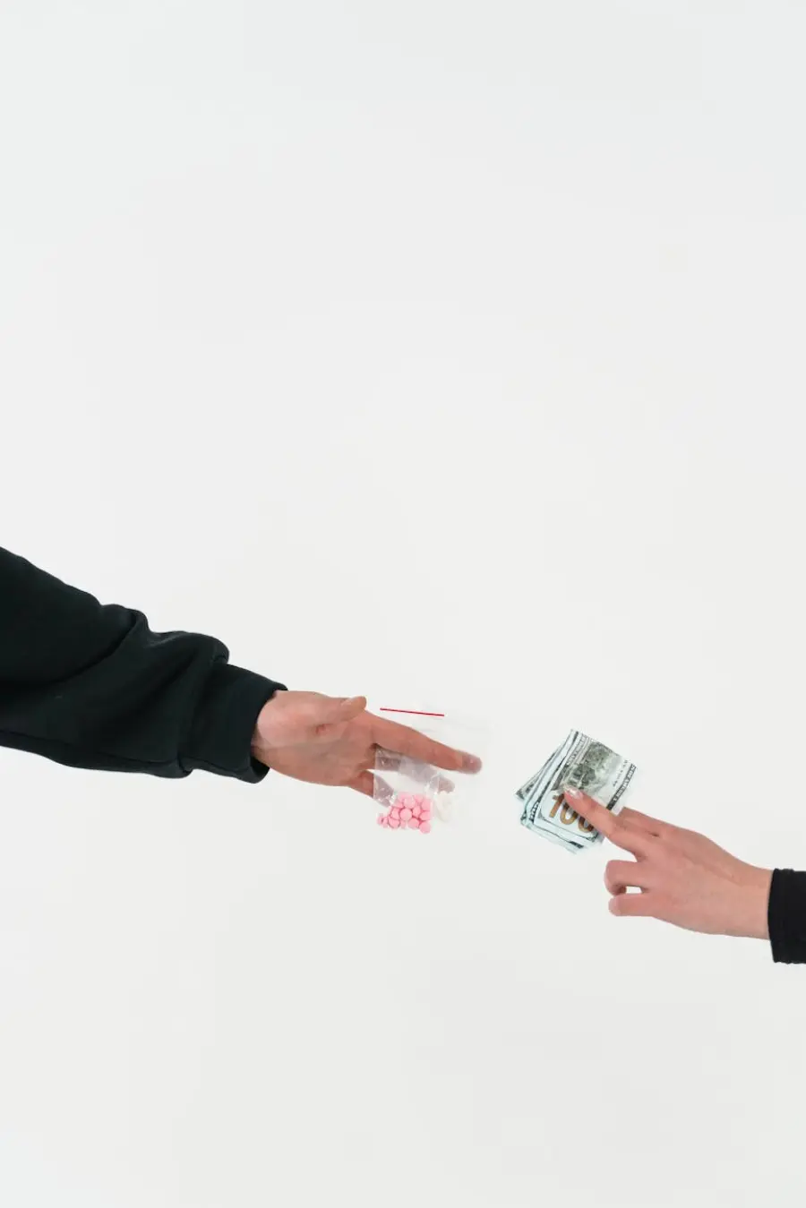 Bologna, doppio arresto alla Barca: sequestrate dosi di cocaina, contanti e bilancini