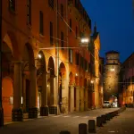 I cortili segreti di Bologna: come entrare nei palazzi nobiliari del centro storico che pochi conoscono