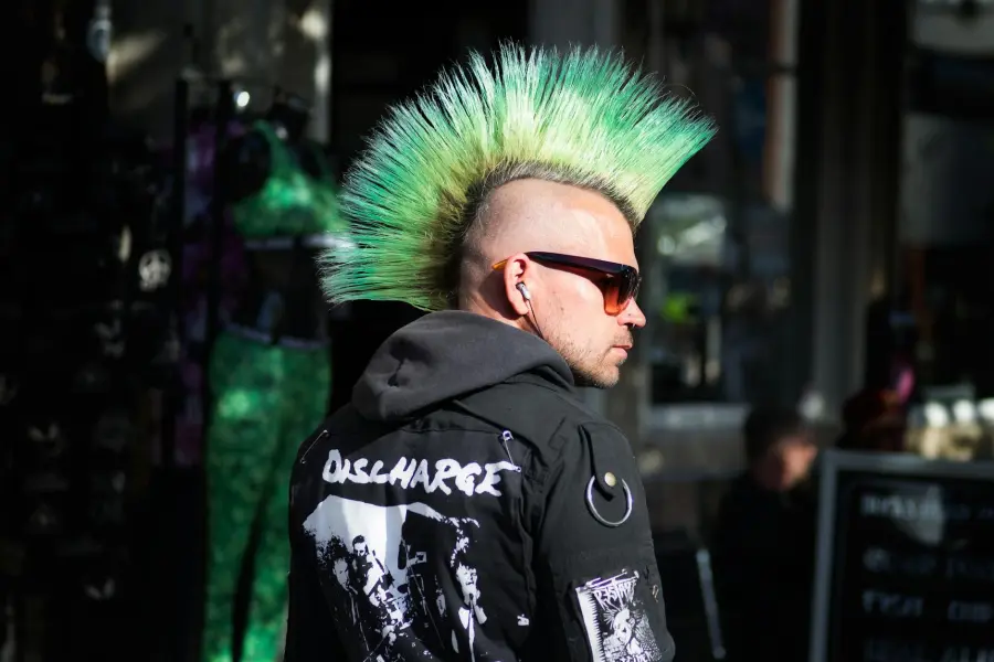 Bologna capitale del punk italiano: anni Ottanta tra CCCP, Gaznevada e centri sociali