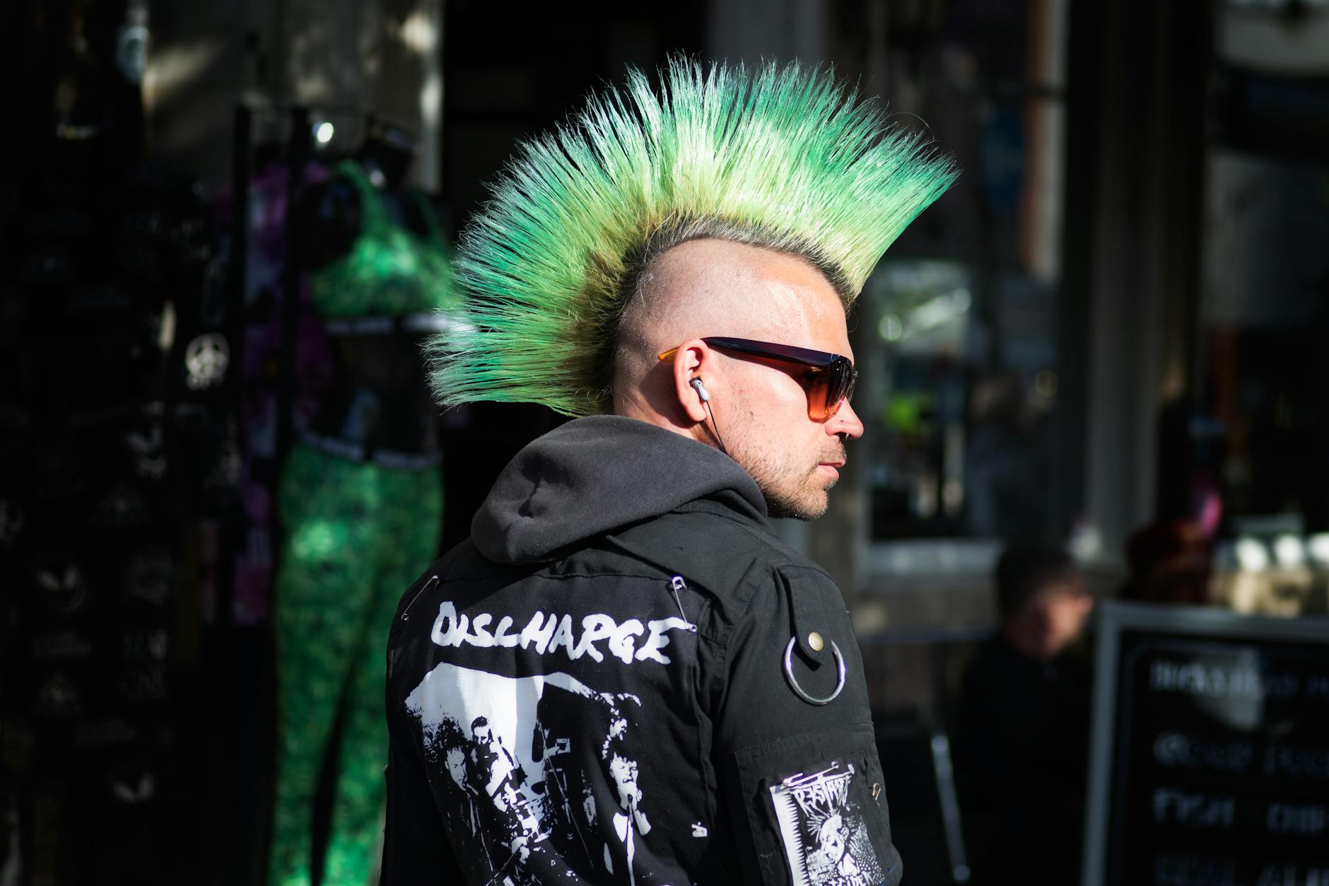 Bologna capitale del punk italiano: anni Ottanta tra CCCP, Gaznevada e centri sociali