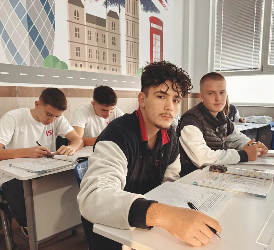 Bologna, 22 scuole aprono in anticipo per 1.700 famiglie