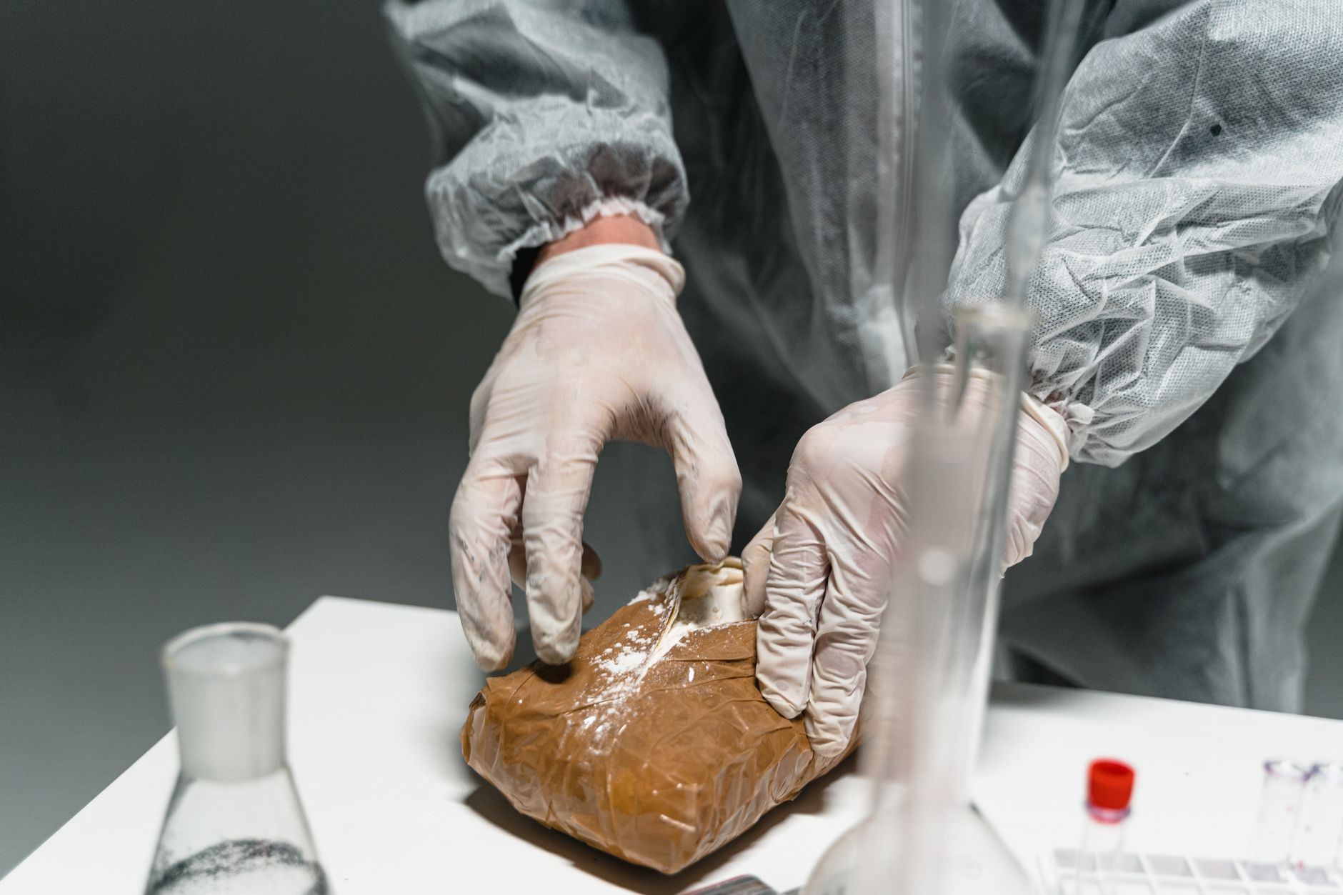 Bologna, controlli ad alto impatto: sequestrati 254 grammi di droga